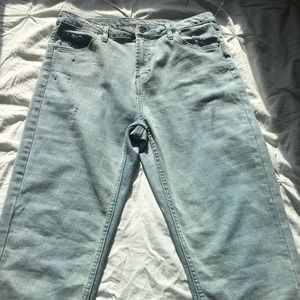 Light Washed Mom Jeans